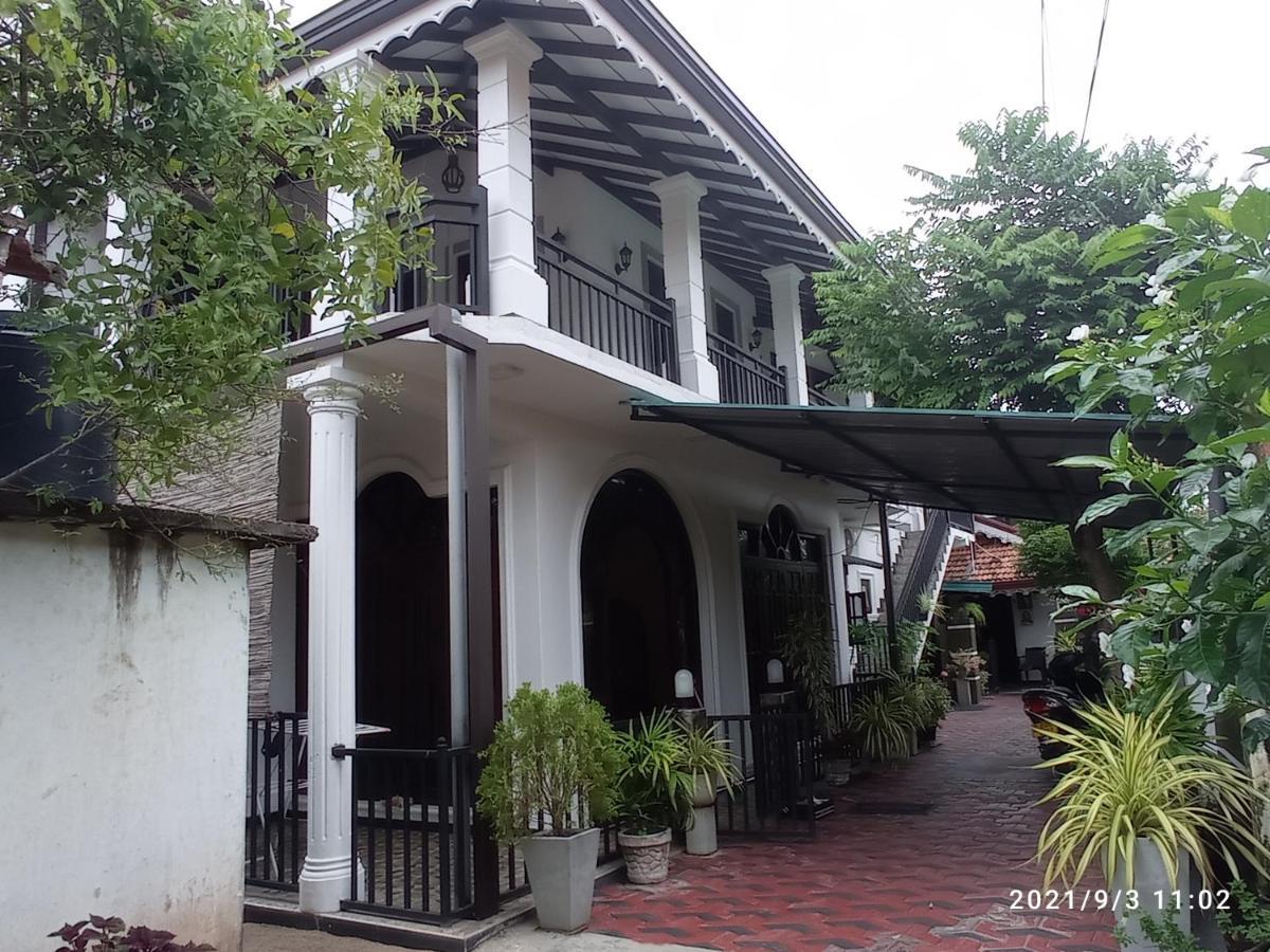 Arusha Guest House Negombo Esterno foto
