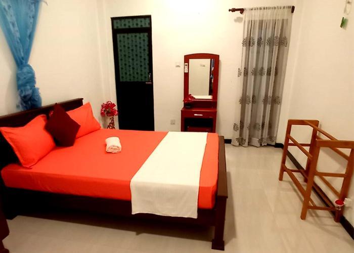 Arusha Guest House Negombo Esterno foto