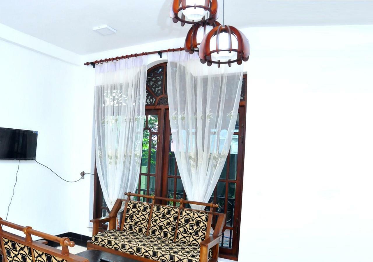 Arusha Guest House Negombo Esterno foto
